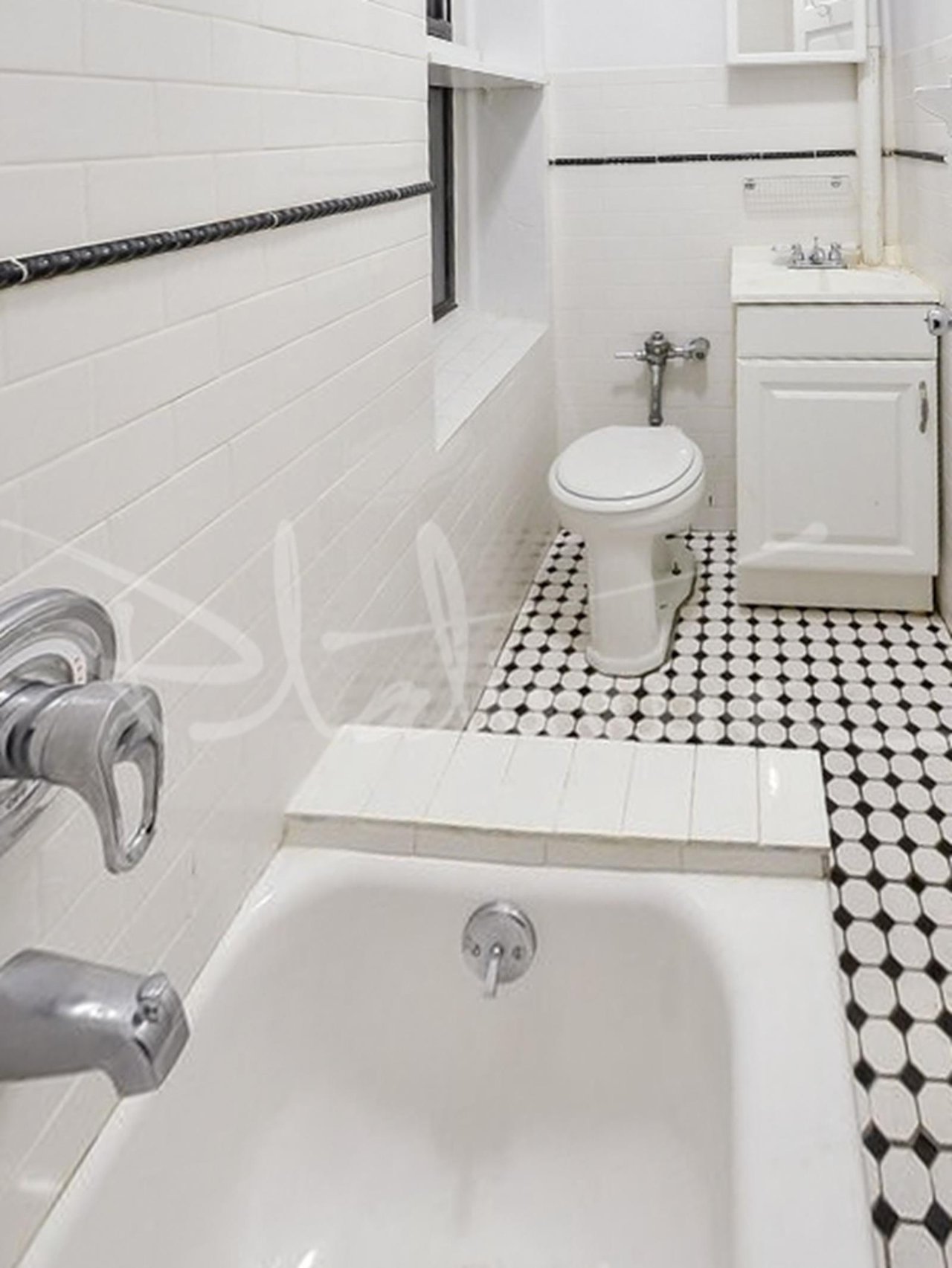 615.5 Hudson Street, Apt 14