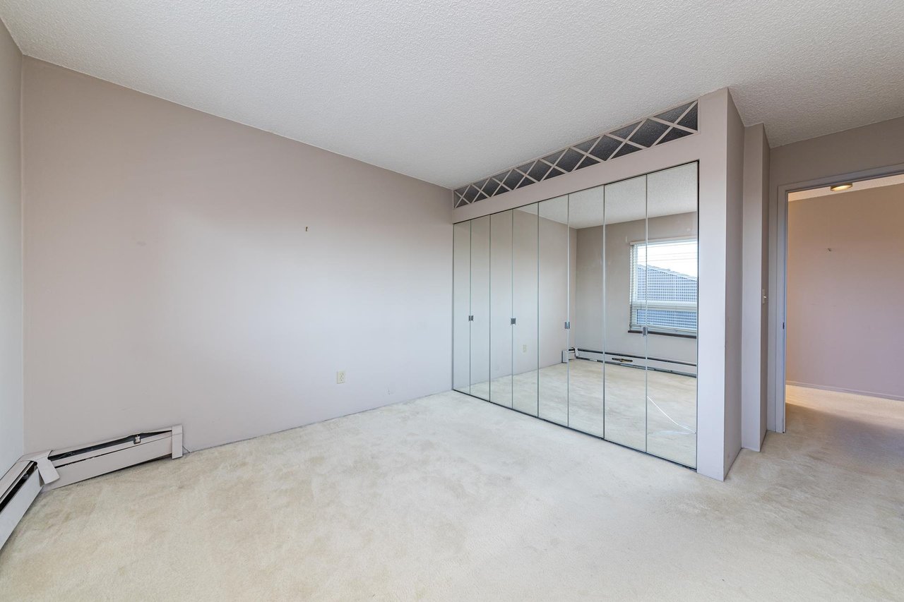 414-2366 Wall St