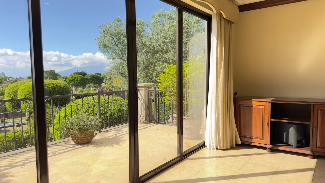 Exclusive Gated Community Condo, Curridabat, San Jose