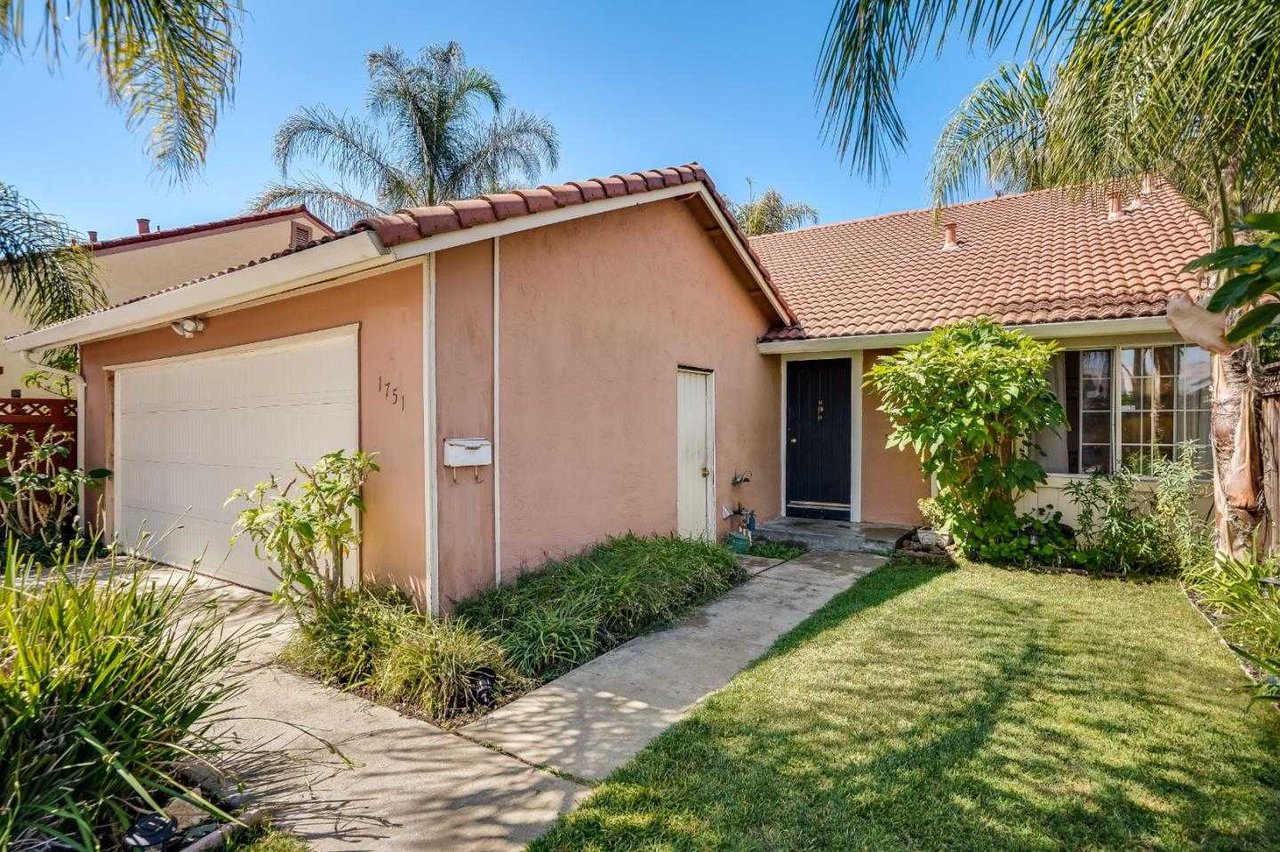 1751 Bagpipe WAY