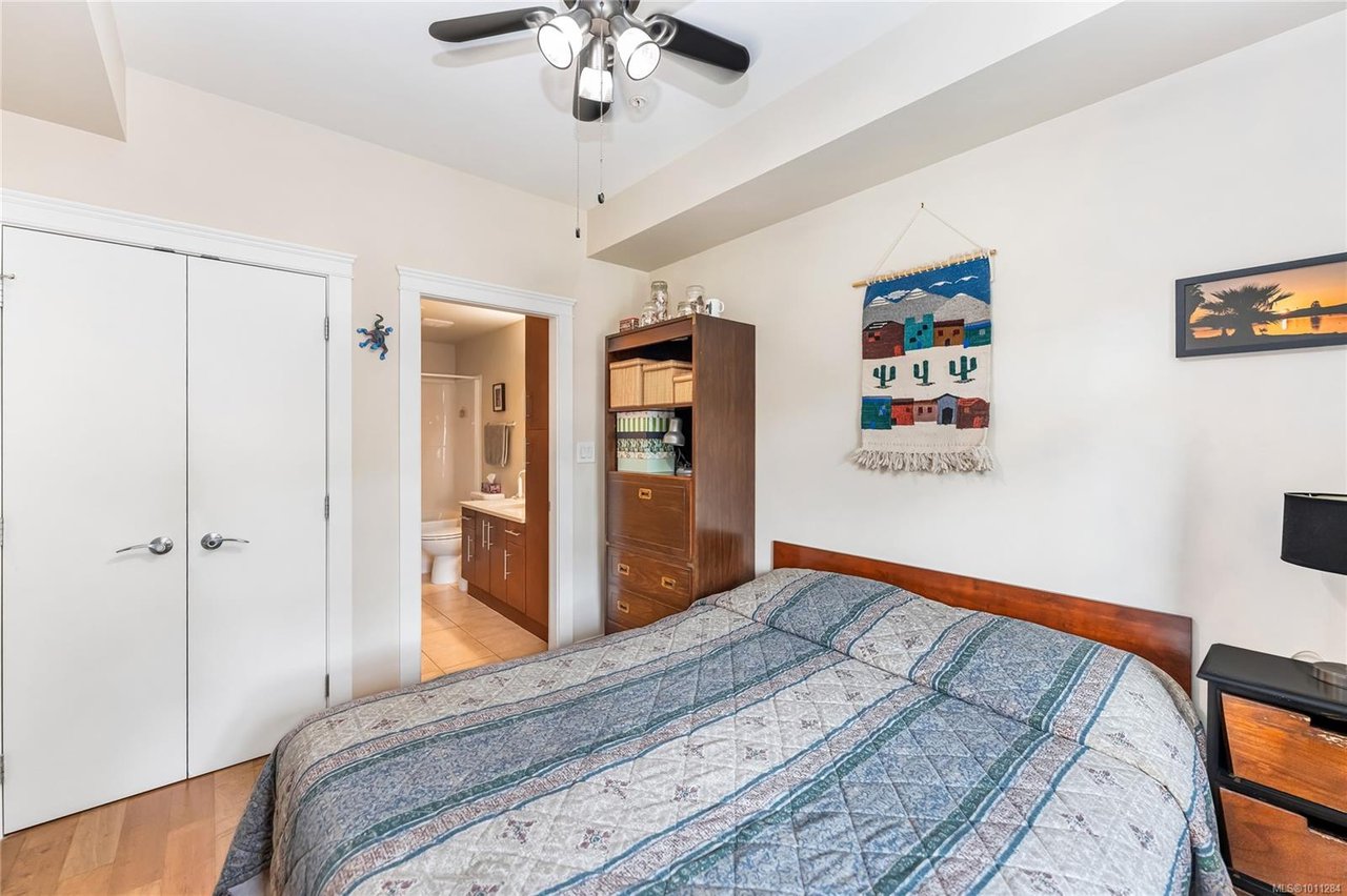 109-21 Conard St