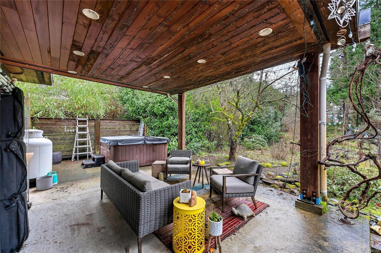 5003 Prospect Lake Rd