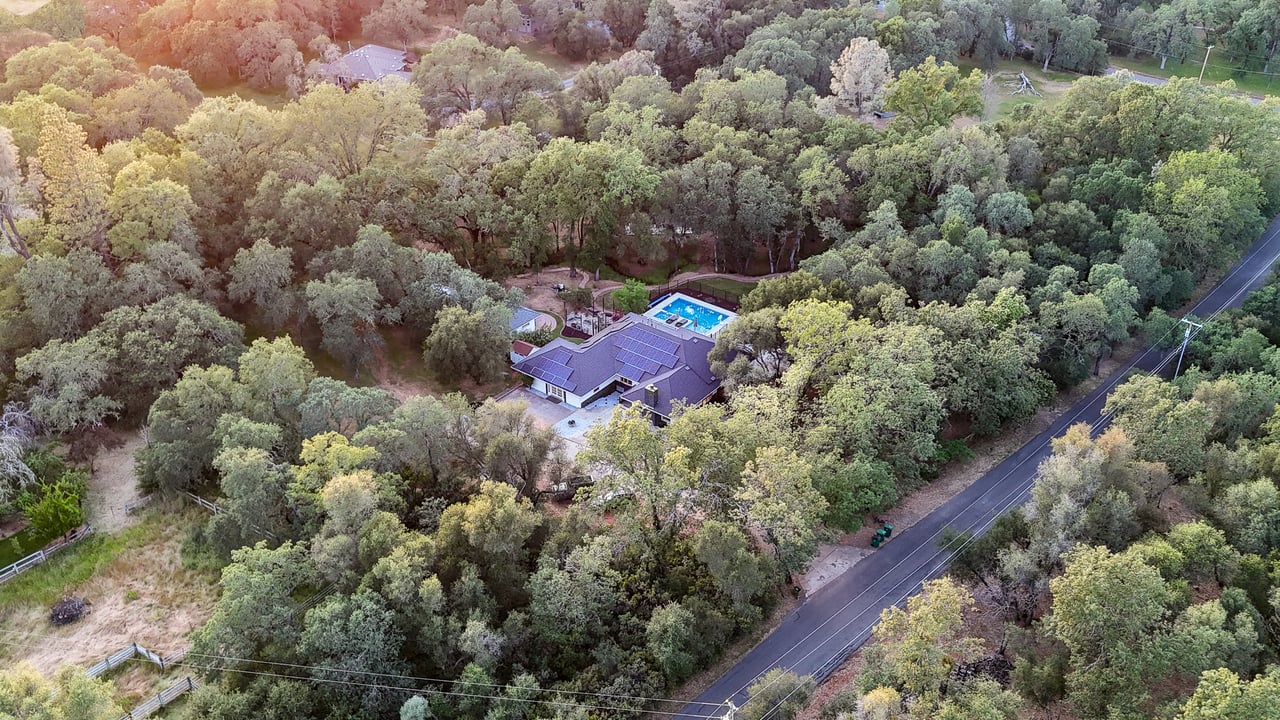 2880 Carlson Drive