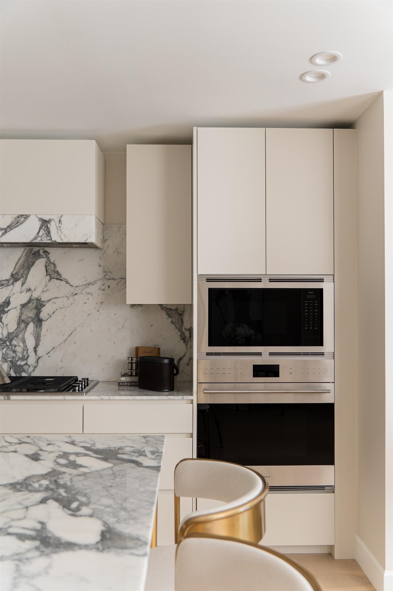 204-3668 W 10th Ave