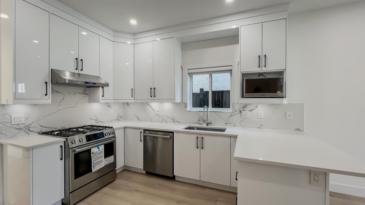 8020 19th Ave
