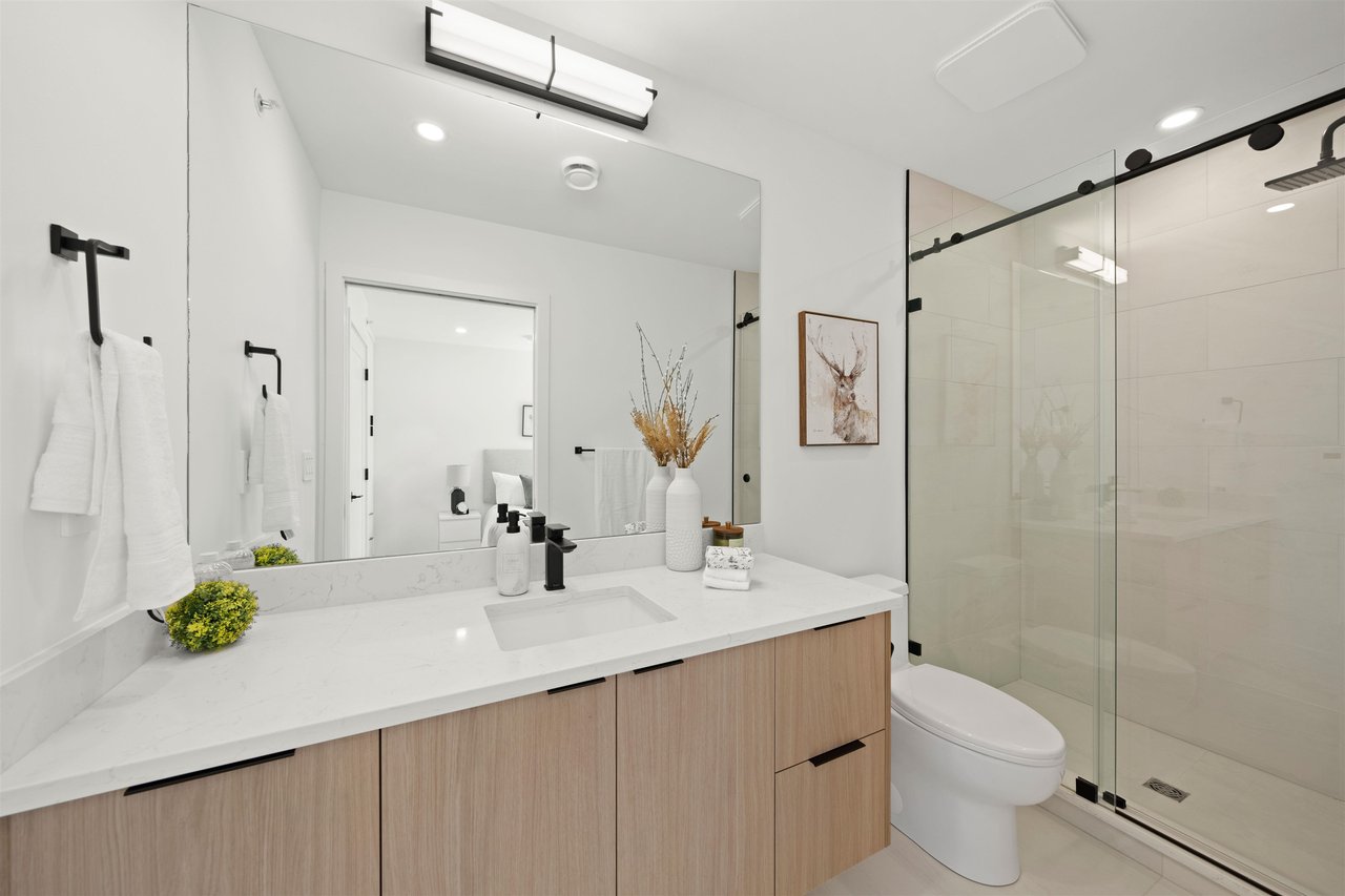 2418 Victoria Dr