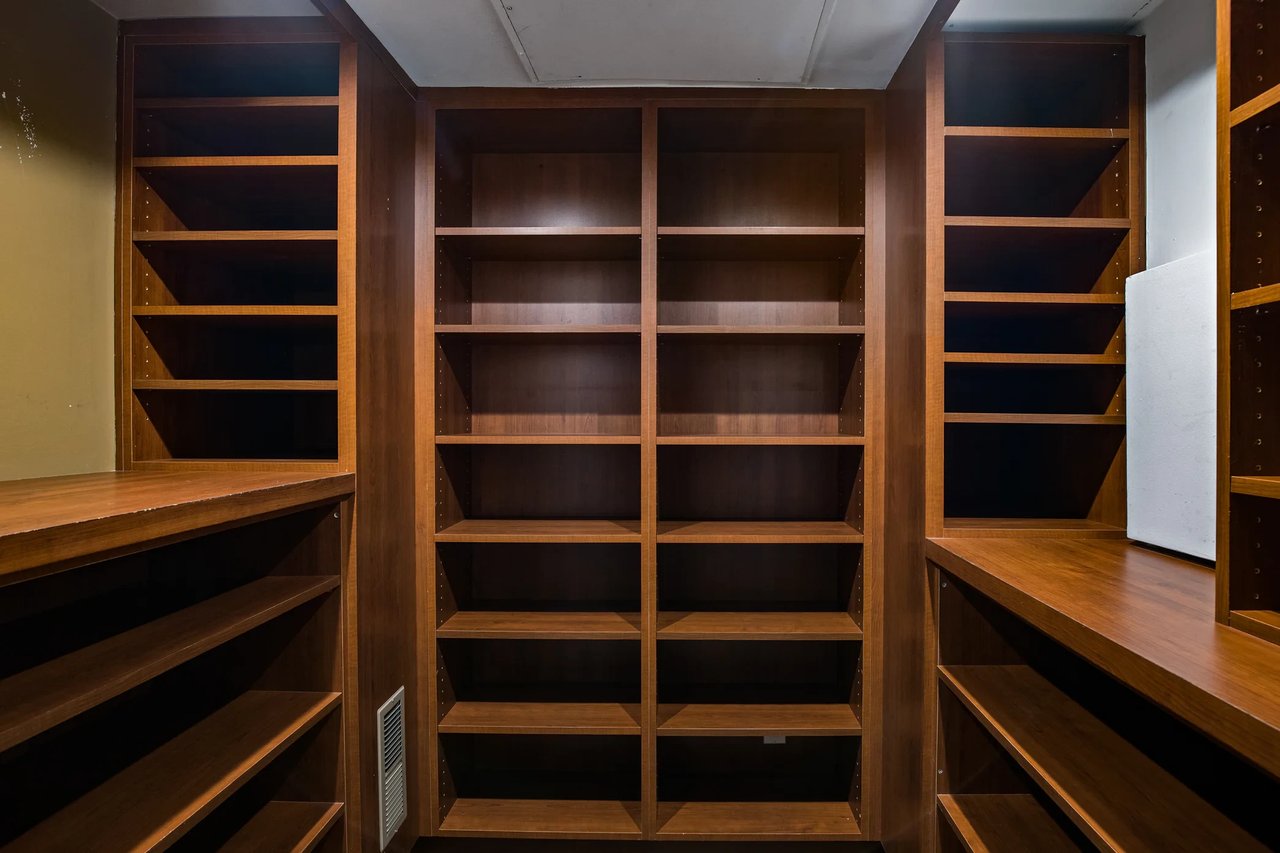 1100 Alta Loma Rd Apt 1405