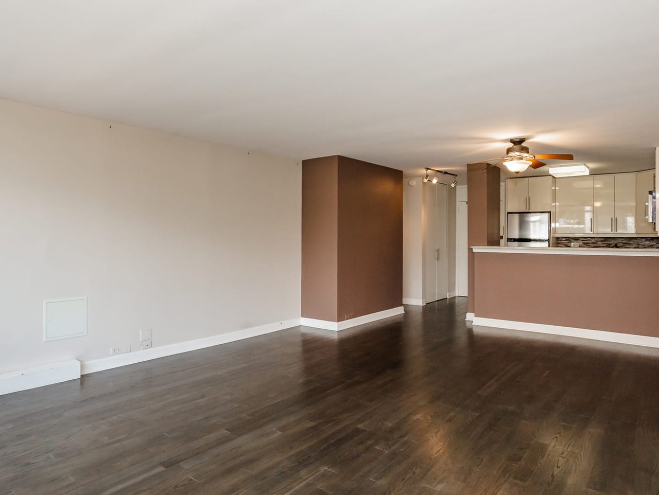 1555 N Sandburg Terrace