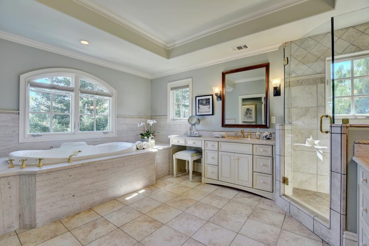 780 Rosewood Dr