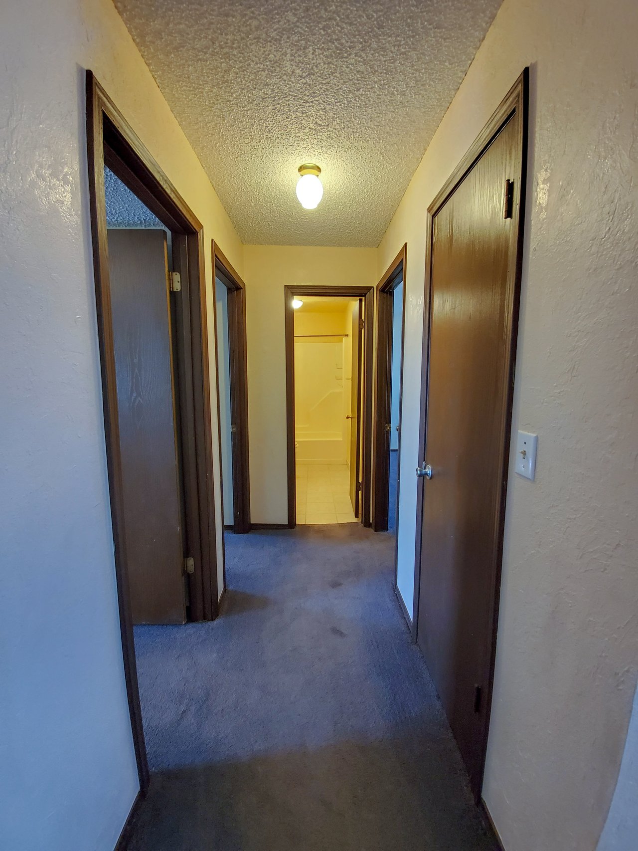 1218 Whispering Glen 