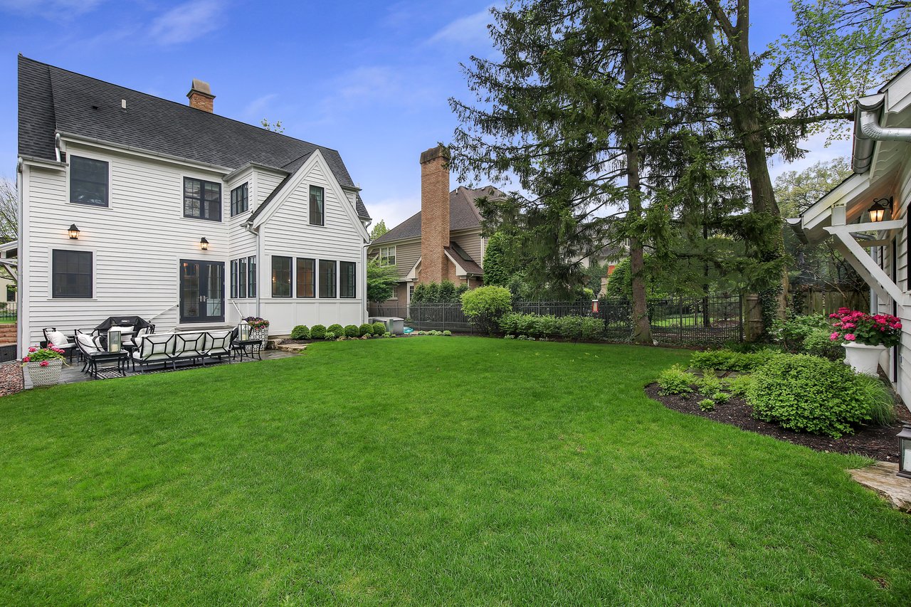 Impeccable Craftsmanship In This Sophisticated Modern Home