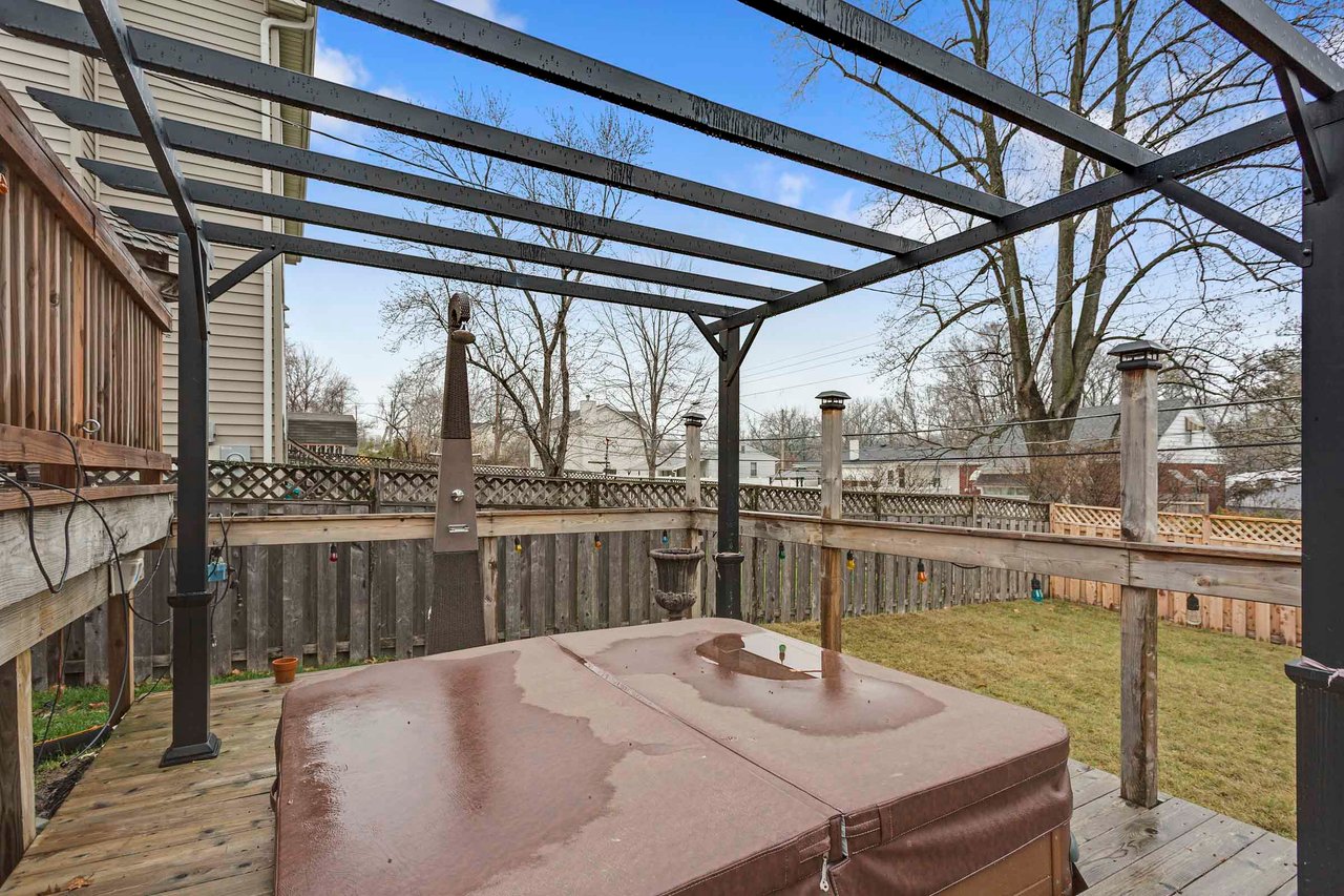 Chic Meets Functional in Des Peres