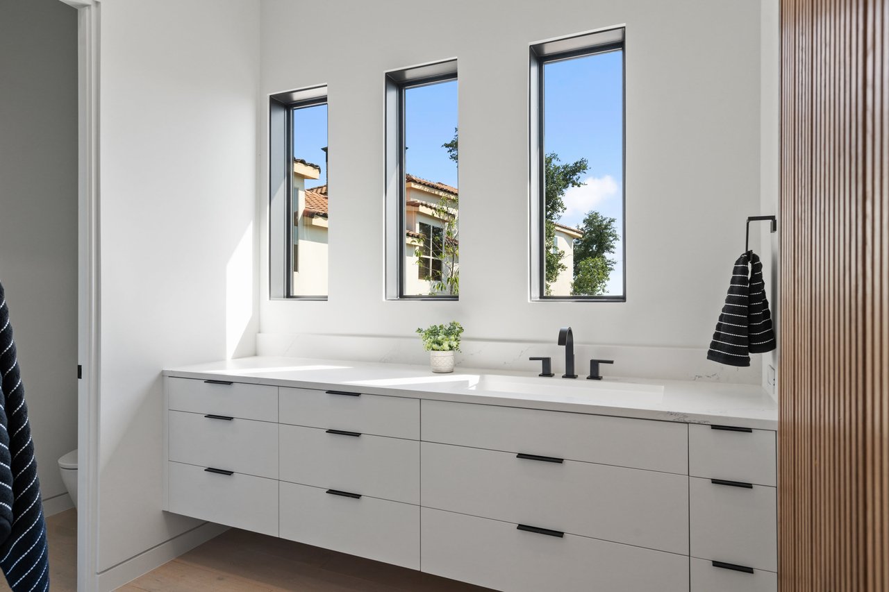 6809 Oasis Pass