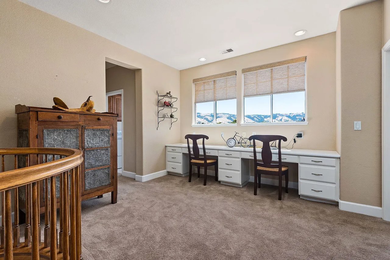 3800 Venus Ct