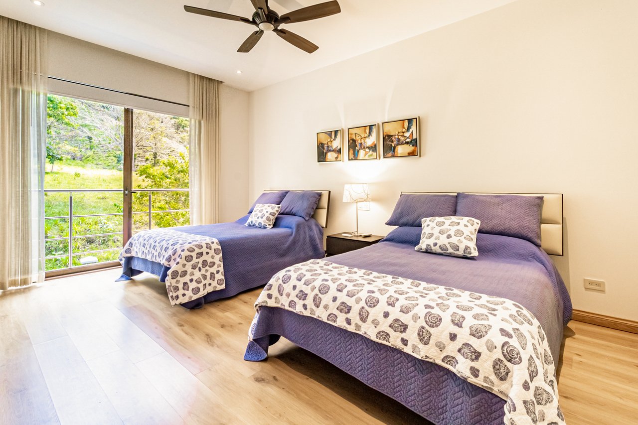 Contemporary Private Pool Villa, Jaco, Puntarenas