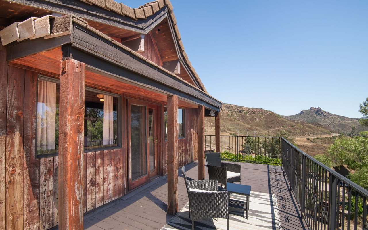33007 Mulholland Hwy