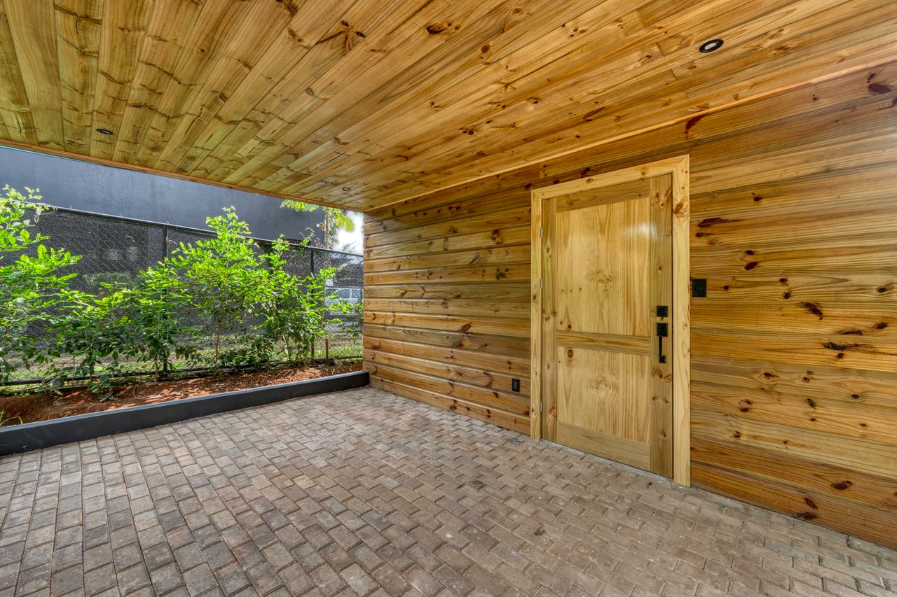 Modern Tropical Villas walking distance to Uvita Town