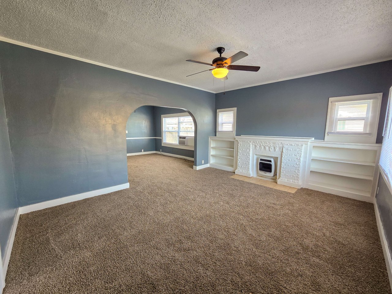 810 N Kickapoo