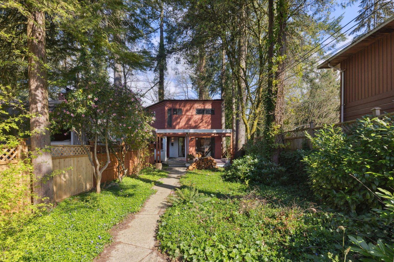 2240 Windridge Dr