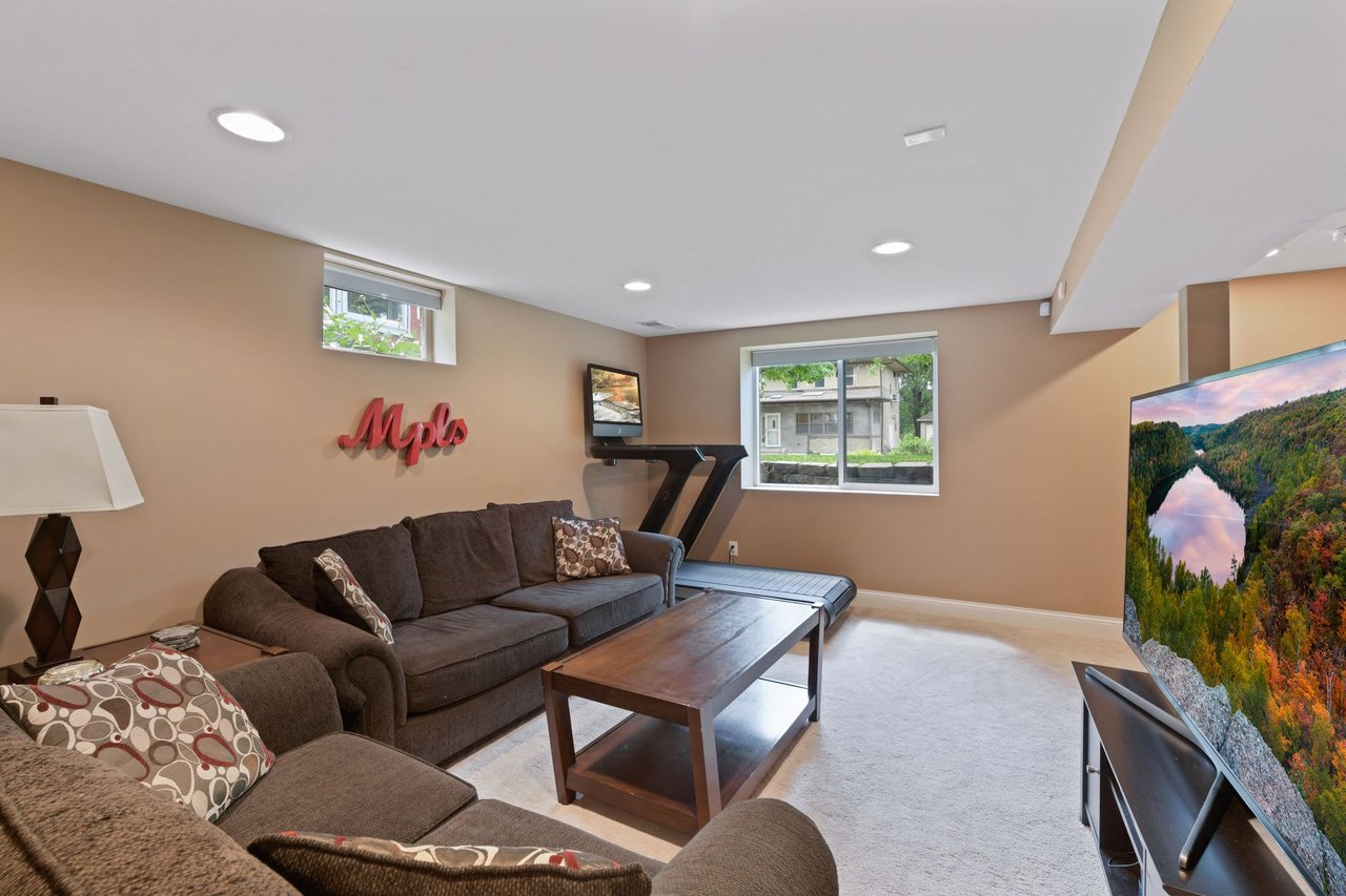 441 Upton Ave S, Minneapolis