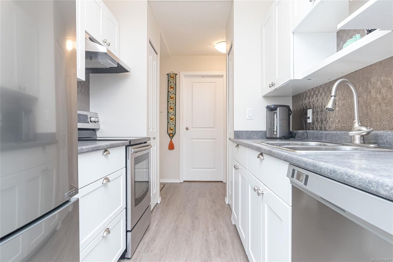 102-2360 James White Blvd