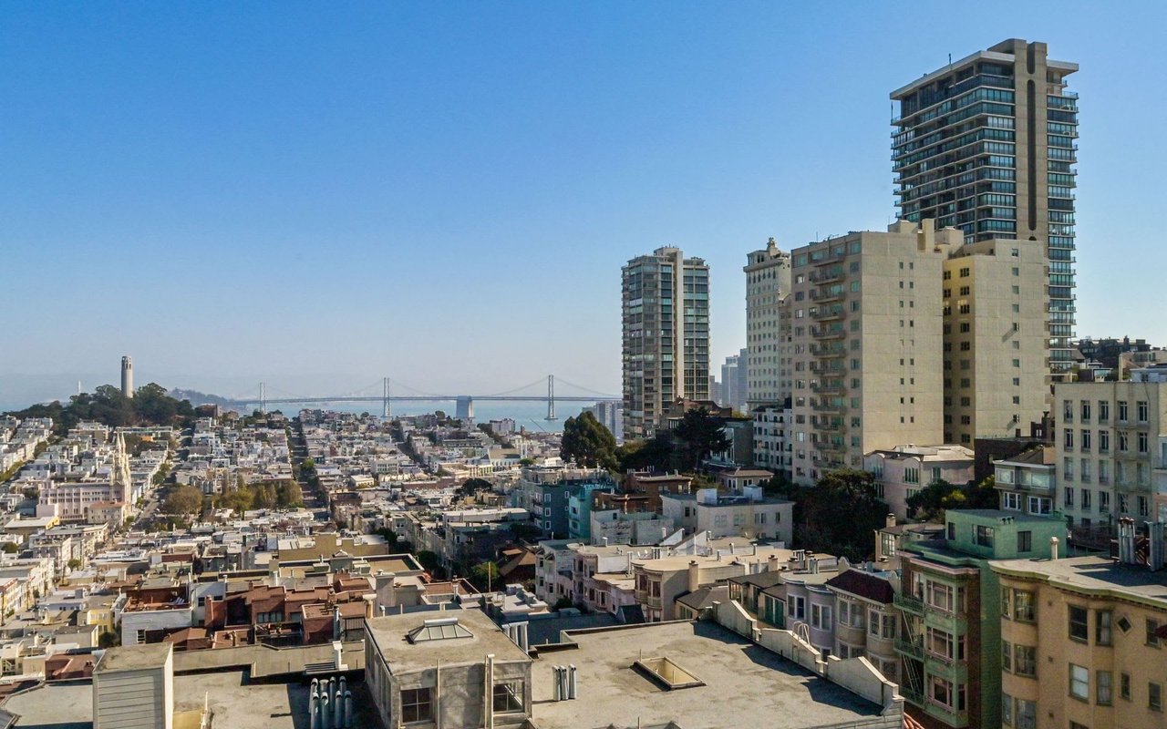  Prestigious Half Floor Apartment on Russian Hill