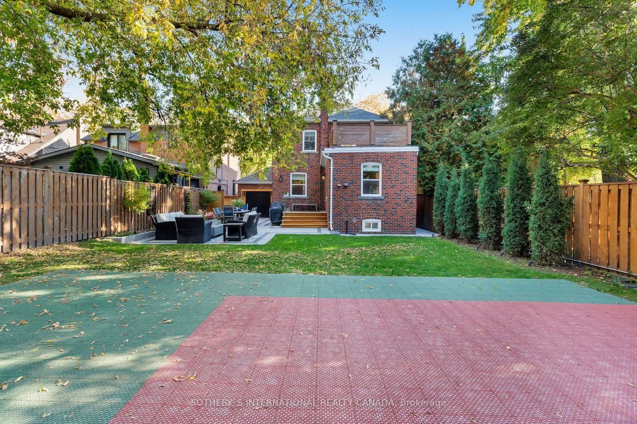348 Prince Edward Drive N