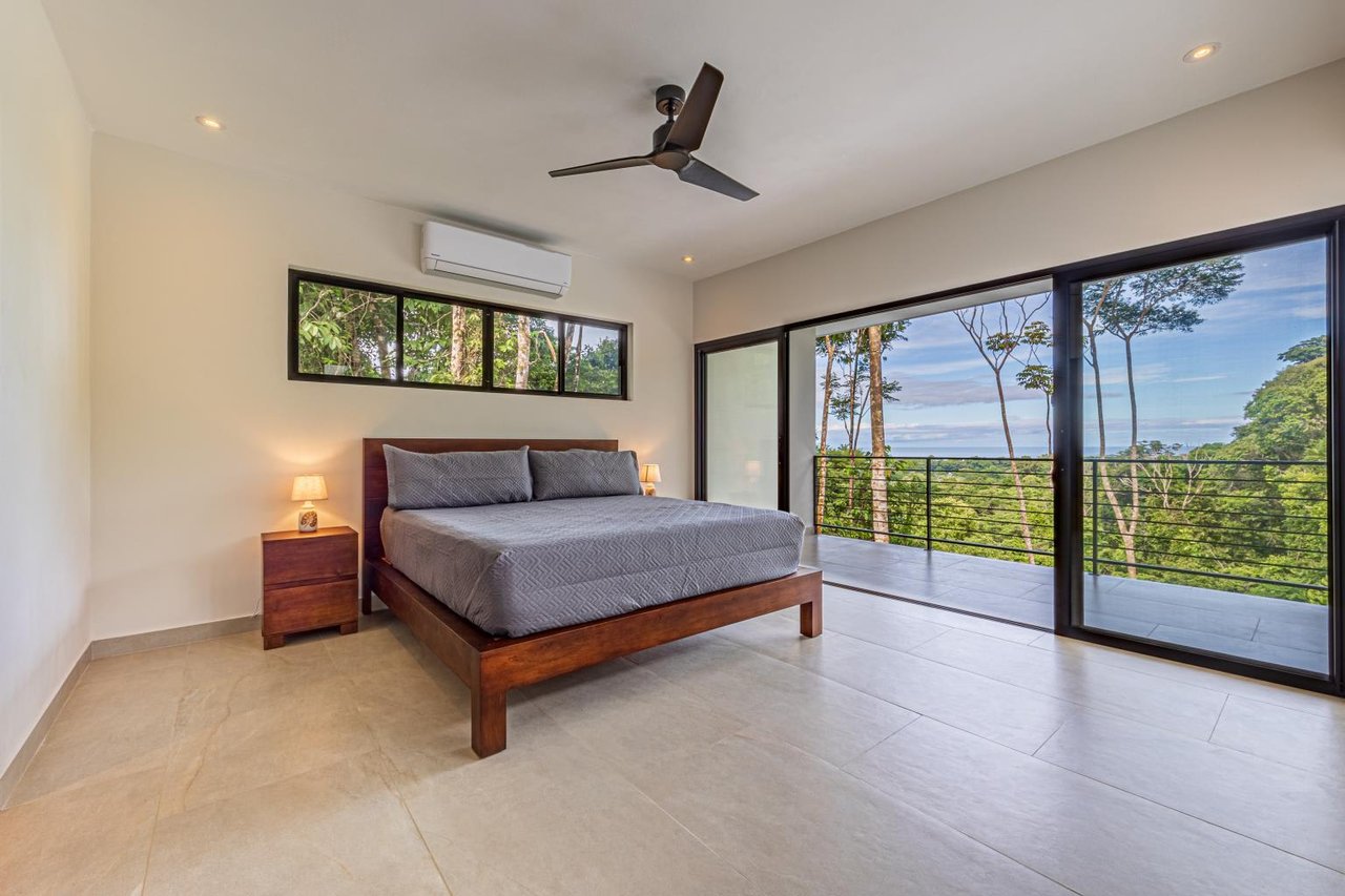 Outstanding Uvita Gem, Hidden in the Canopy with Ocean and Mountain Views