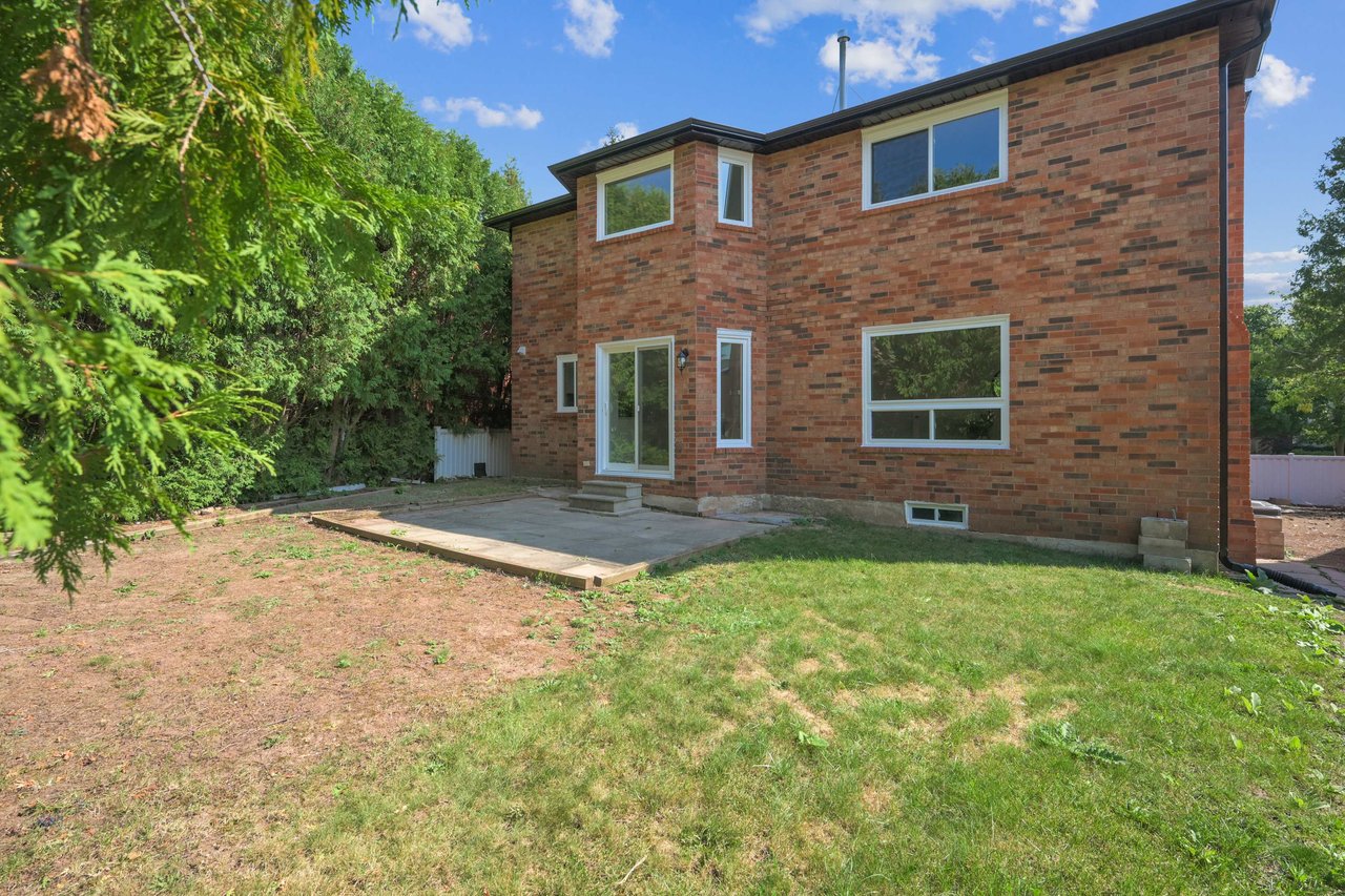 Spacious River Oaks Family Home