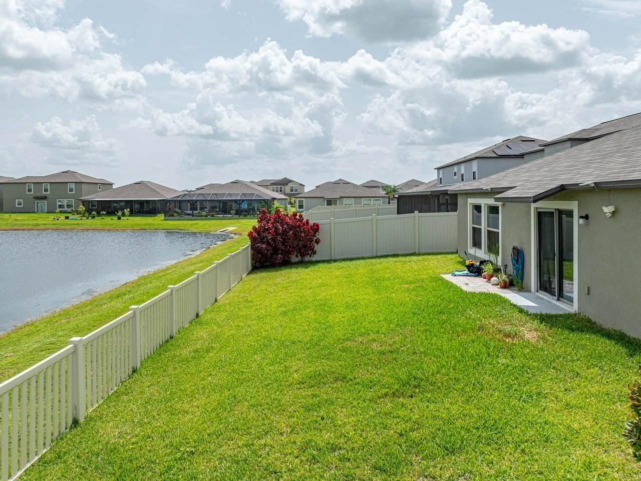 5474 LESLIE CANYON DR