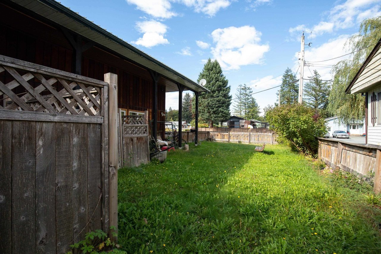 33 Bracken Park Wy