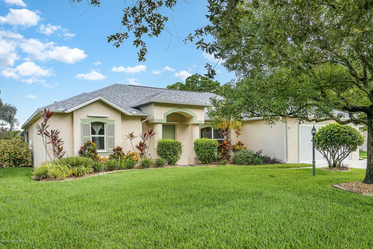 989 Gardenbrook Ct SE