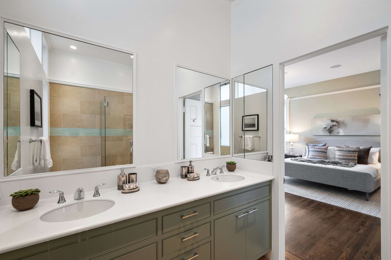 Grand Pacific Heights Home on a Coveted Flat Block between Lafayette & Alta Plaza Parks