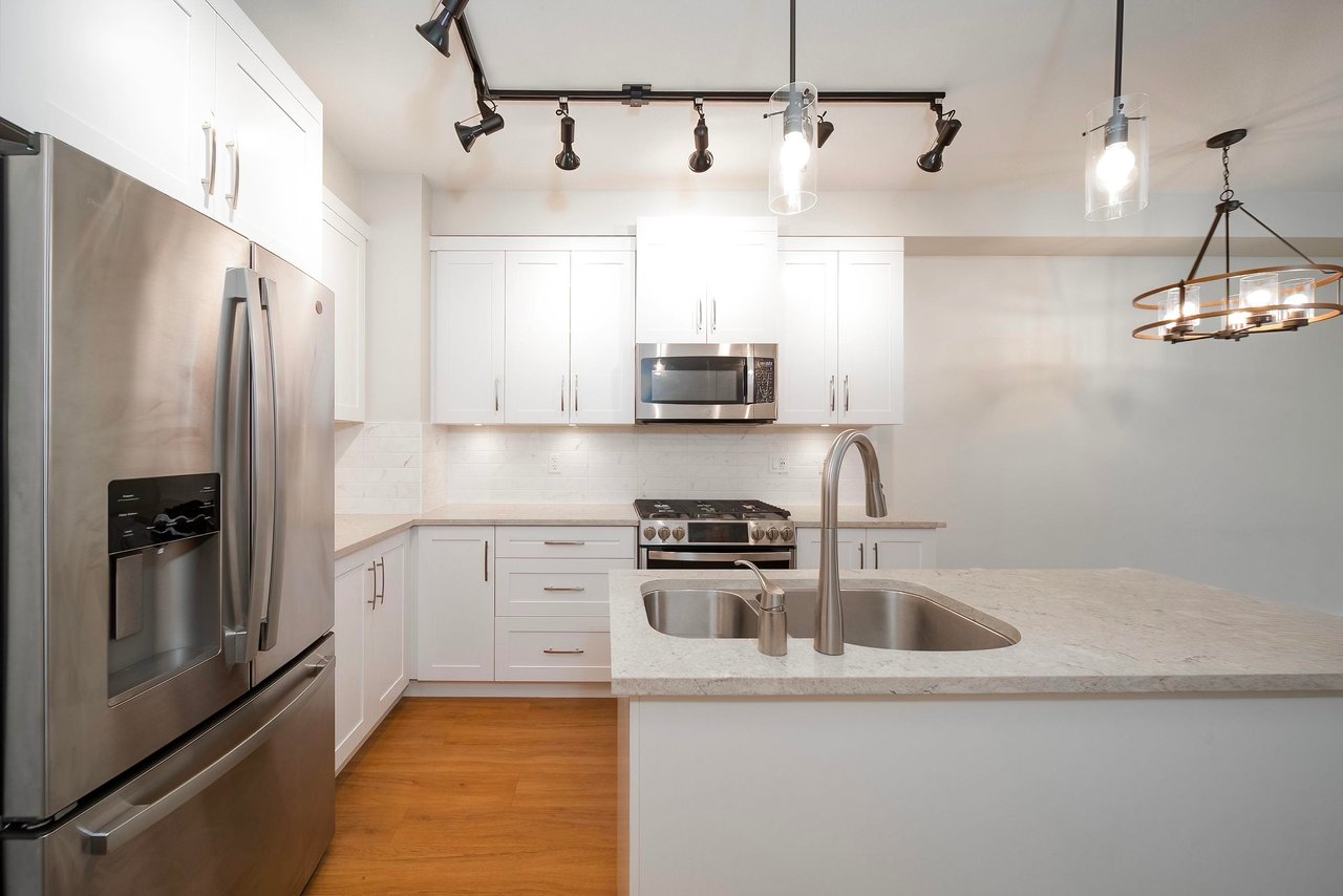 410-11077 Ravine Rd