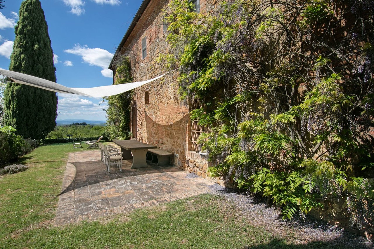 TENUTA RUSTICHELLO “Superb property for sale in the municipality of Montalcino” 