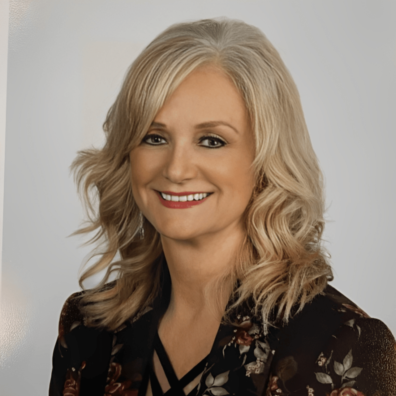 Debbie Mackey Centre, AL Real Estate Agent Headshot