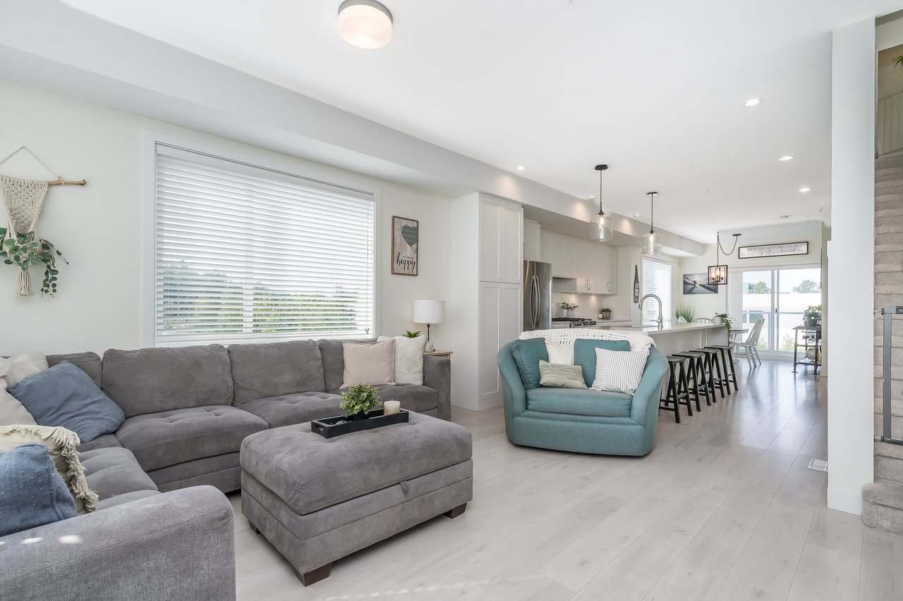 21-19628 55a Avenue, Langley