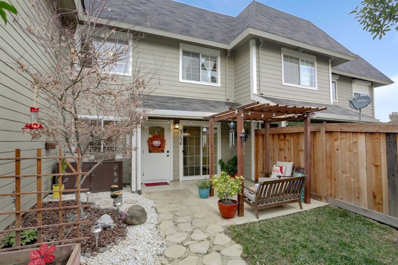 3134 Woods Circle