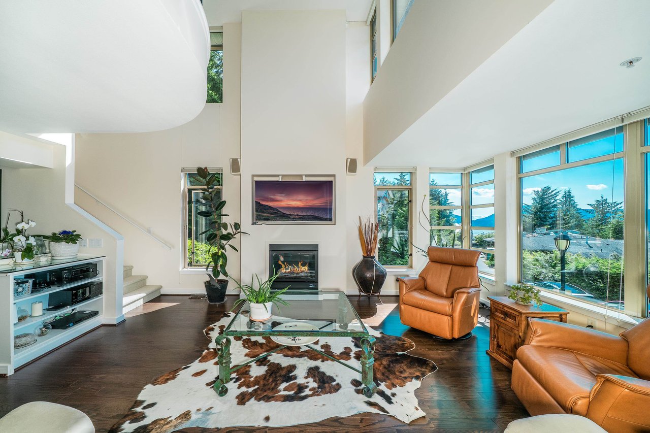 8664 Seascape Dr