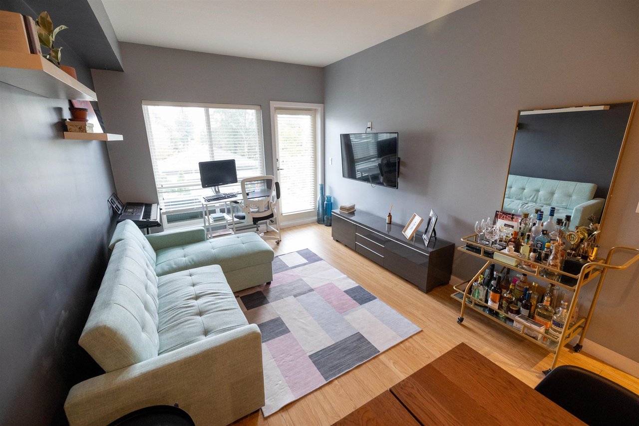 205-5655 Inman Ave