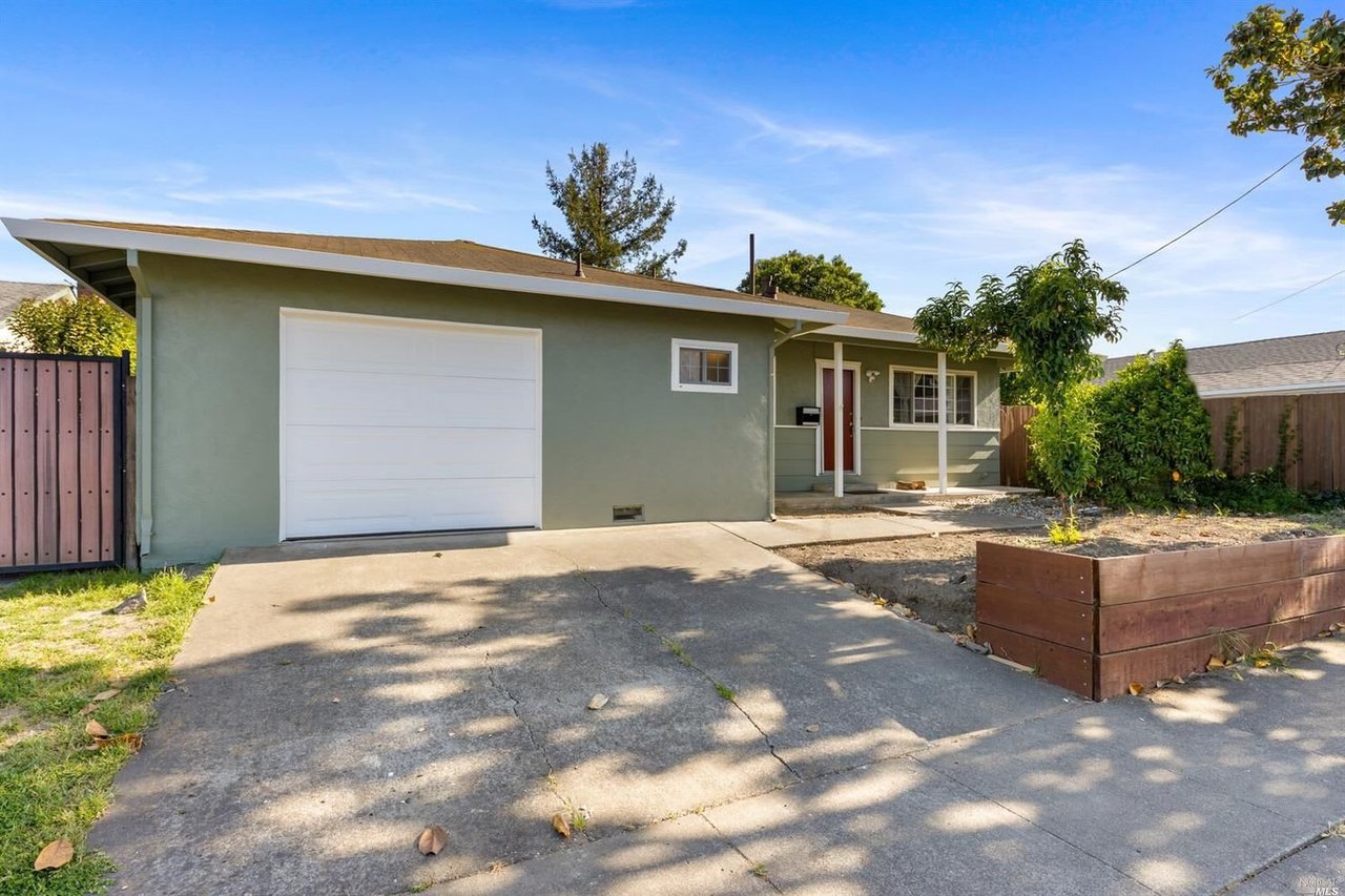 330 Lucas Cir