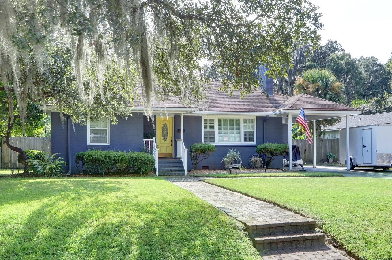 323 Kensington Dr