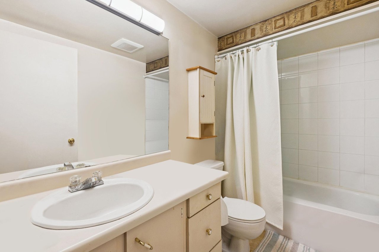 829 Westview Cres