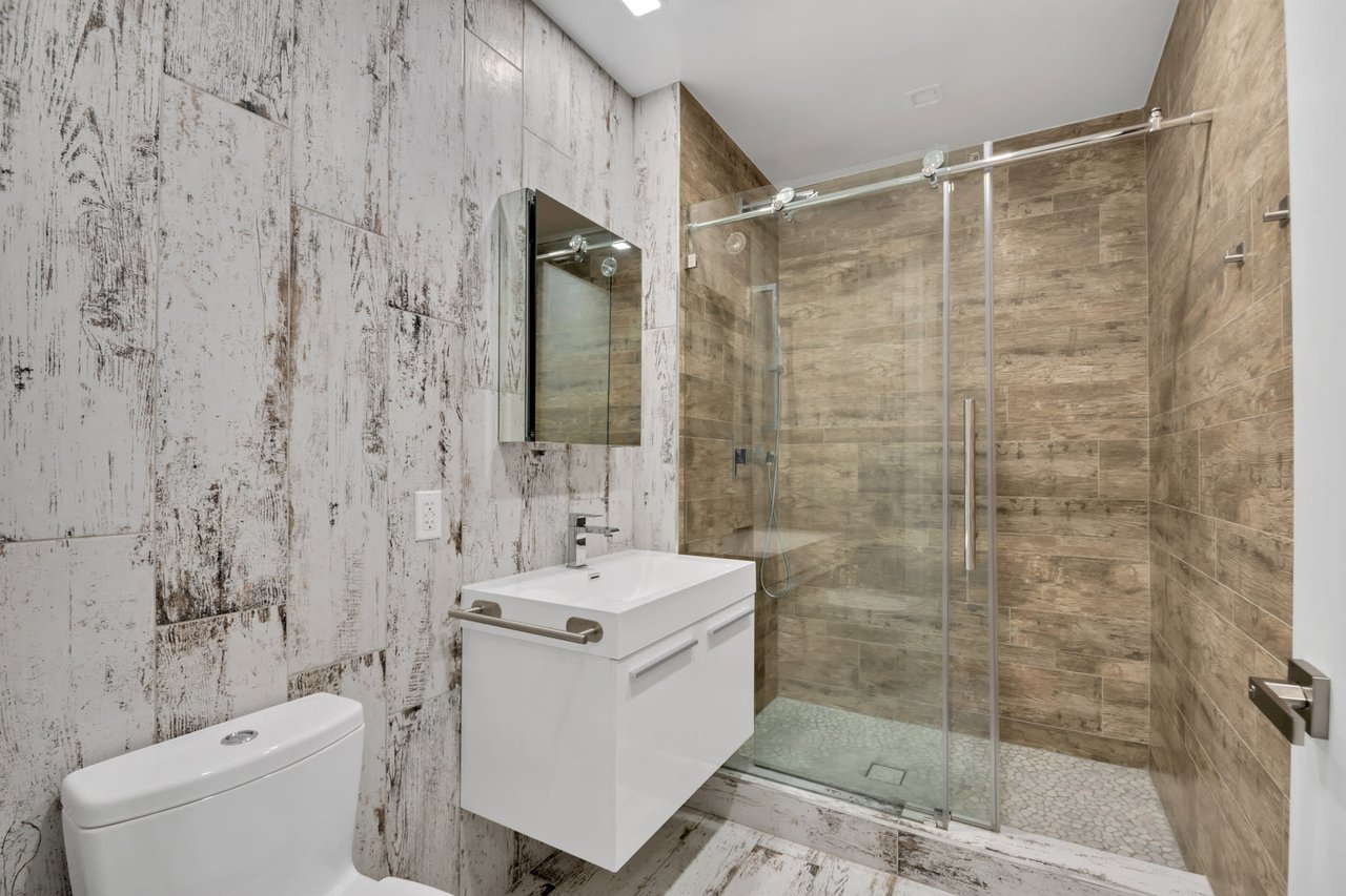 245 E 53rd Street, Unit 2