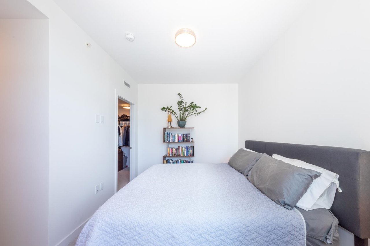 401-4988 Cambie St