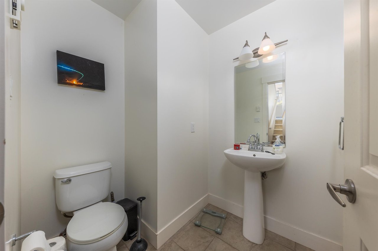 1214 Village Green Wy