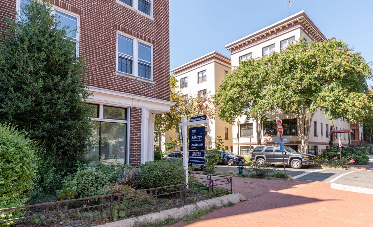 2100 Newport Place NW | Dupont Circle 