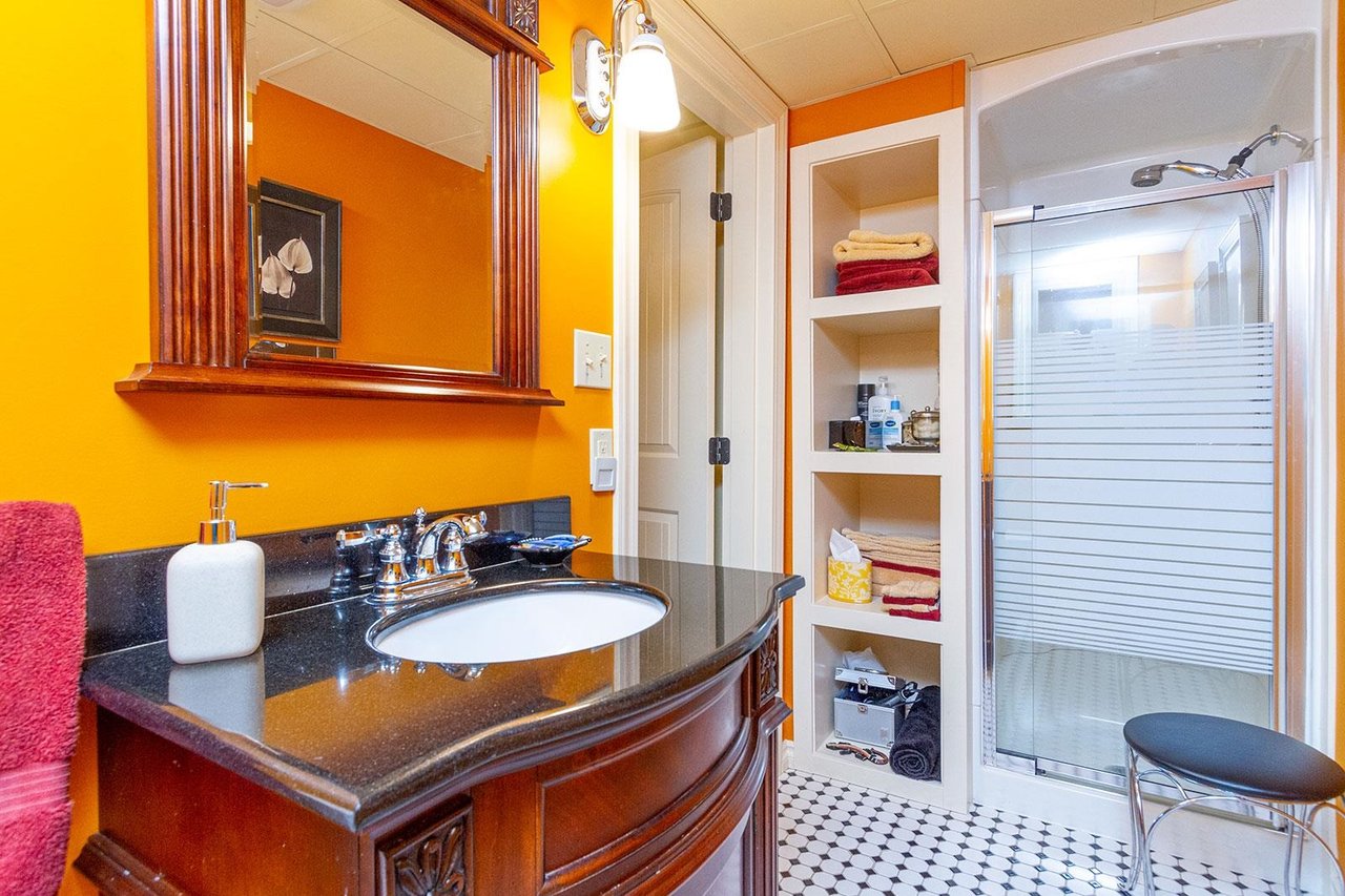 1485 Maple Cres