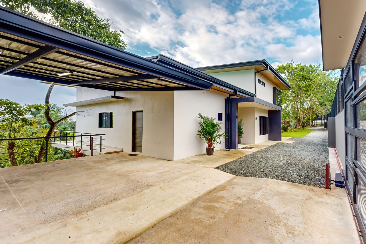 Casa Palma, Brand New Luxury 3 bedroom, 4 bathroom home with Amazing Sunset View in Quepos