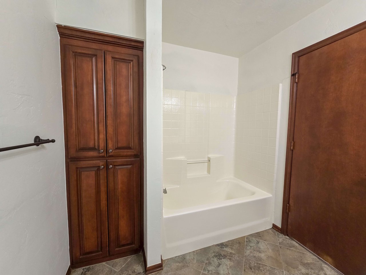 1211 Orchard Dr